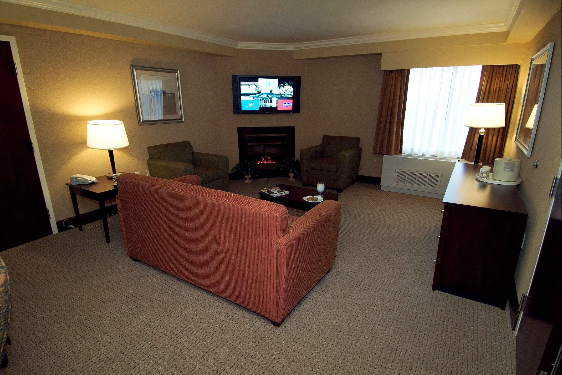 Отель Doubletree By Hilton Pittsburgh Airport Moon Township Экстерьер фото