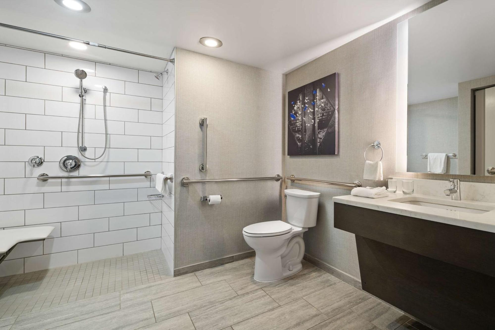 Отель Doubletree By Hilton Pittsburgh Airport Moon Township Экстерьер фото