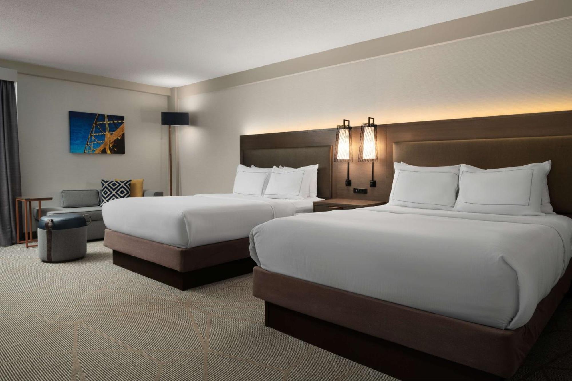 Отель Doubletree By Hilton Pittsburgh Airport Moon Township Экстерьер фото