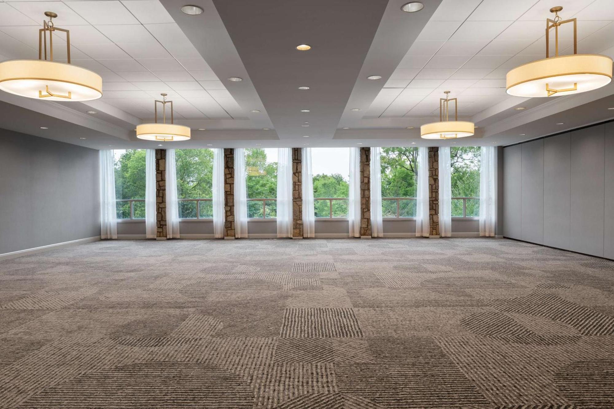 Отель Doubletree By Hilton Pittsburgh Airport Moon Township Экстерьер фото